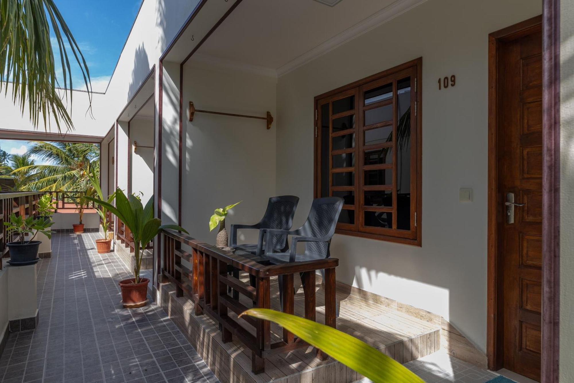 Kamadhoo Inn Exterior foto