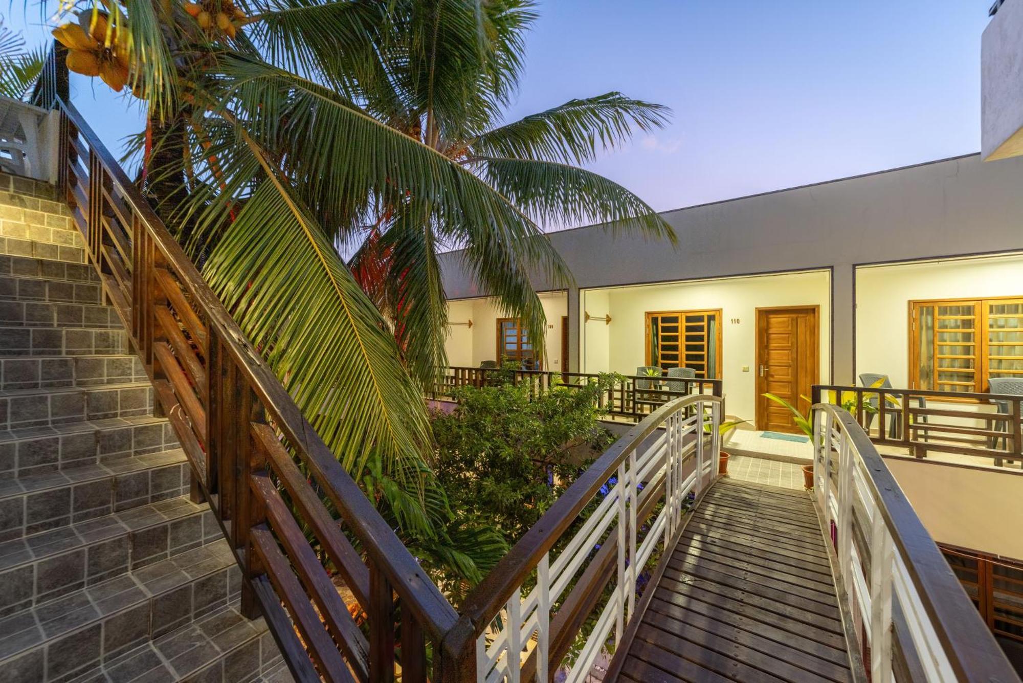 Kamadhoo Inn Exterior foto